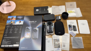 Insta360 X6 quay 360 độ nhỏ gọn đi du lịch quay vlog 8K50 máy lướt khui để quay unbox combo Essentials màu đen kèm FlexiCare 1 năm