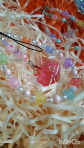 Dây treo pastel handmade – nhỏ xinh mà làm điện thoại xinh gấp đôi