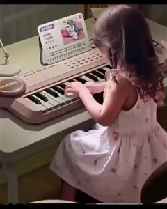 Kids Piano 37 Keys Mini Electronic Organ Musical Piano Teaching Keyboard With Microphone Educational