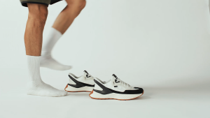 Kizik Monaco White Black Mens Sneakers