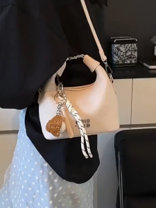 Túi xách tay nữ đeo chéo da gạo tặng kèm móc gấu thời trang HĐ 276