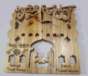 JAM DINDING MOTIF MASJID.COCOK UNTUK KADO PERNIKAHAN .UKIRAN JATI BELANDA.UNTUK MEMPERCANTIK RUANGAN