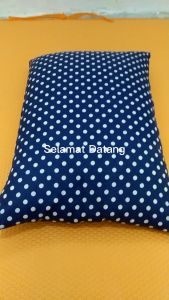 Urung Bantal Guling Kapuk Pakai Resleting Obras Motif Polkadot Untuk Diisi Dakron Kain Katun