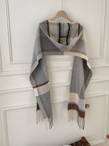 Khăn Choàng Lông Cừu Có Mũ Trùm Đầu Thời Trang Xuân 2025 Dành Cho Nữ Kiểu Dáng Mới Ấm Áp Phong Cách Anh Quốc Chất Liệu Khác