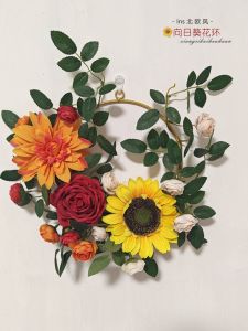 หมวกรูปดอกทานตะวันแบบเรียบง่ายสไตล์อินส์หรูหรา ตกแต่งประตูห้องนอน สไตล์ยุโรป ดอกไม้ปลอม หมวกรอบวงกลมติดผนังแบบเรียบง่าย