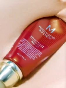 Missha  Big Red BB Cream concealer Sunscreen Moisturizing Whitening Student liquid foundation Cream concealer Naked Makeup Modification liquid foundation Sunscreen # 21 Bright Color # 23 Natural Color