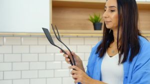 2 in 1 Spatula Tongs Silicone Grip and Flip Spatula Tongs Non- Stick Fried Egg Turners Kitchen Cooking Tool