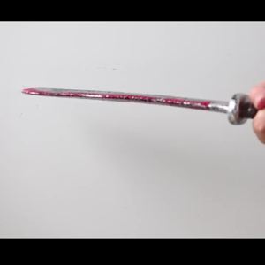 Halloween Realistic Bloody Knife Prop - Fake Plastic Horror Costume Accessory for Halloween Party Haunted House Decor Scary