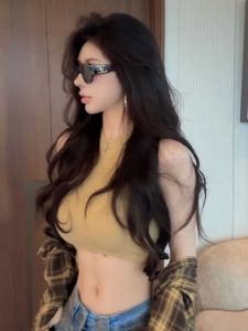 New Style Hot Girl American Short Fit Womens Vest Hanging Neck Strap Top Inner Wear Outer Wear Street Fashion Spring Season