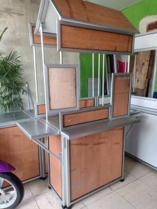 Meja Booth Portabel atap