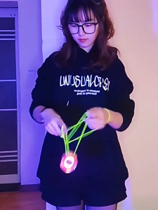 yoyo โยโย่แบบฟรีได้ มีไฟ (classic yoyo) เกรดพรีเมี่ยม ของเล่นเด็ก ยุค90 ลูกดิ่งความเร็วสูง ของสะสม ราคาถูก ส่งตรงจากไทย