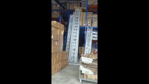 9 Feet 27 Steps Triple Extension Telescopic Ladder Heavy Duty Foldable Aluminium Ladder 3 Section 2.5m