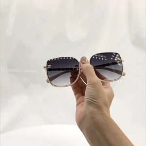 24 Hours Delivery New Original Brand Sunglasses Shades For Women Square Big Frame Fashion Polarized Sunglasses Sunny Protection Retro Sunglasses Anti UV Suitable For Beach Travel