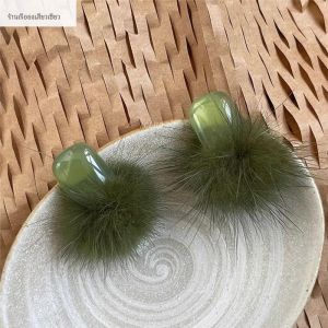 ต่างหูแบบมีดกิ๊บติดหูสุดน่ารักสไตล์แคลิฟอร์เนียสีเขียวสำหรับฤดูใบไม้ร่วงและฤดูหนาว เครื่องประดับแฟชั่นสำหรับงานวันหยุด
