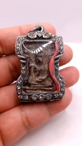 K057 พระมเหศวร 2 หน้า กรุ วัดพระศรีรัตนมหาธาตุ เนื้อชิน สนิมแดง เลี่ยม กรอบพระ โบราณ ขนาด 5x3 cm.