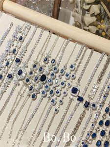 Exquisite Luxury Blue Crystal Zircon Ultra-Shiny Diamond Embedded Vintage Hand Bracelet Womens Fashion Jewelry Accessories