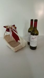 ตะกร้าใส่ขวดคู่ กระเช้าไวน์ กระเช้าของขวัญ ผู้ไว้แท้จริง Hand Made สีขาว+โบว์