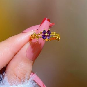 Nhẫn OYJR chất liệu titan không gỉ sét vàng 18K mặt cỏ ba lá đính kim cương màu tím cho nữ