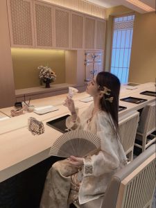 New Chinese Style Long Sleeve Womens Shirt Embroidered with Heavy Gold Thread Traditional National Style Button up Top