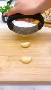 Dụng Cụ Nghiền Tỏi Ép Tỏi Dập Tỏi Inox Nhanh Gọn - Tay Cầm Nghiền Tỏi Gia Vị
