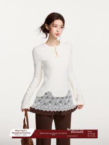 THROUS | Áo Thun Đen Cổ Tròn Viền Ren Mềm