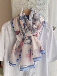 Fall and Winter New Arrival K-style Flower Butterfly Cotton and Linen Scarf for Women Easiest for Match Long Shawl Outerwear Thin Winter Scarf for Women