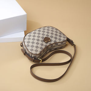 Accessible Luxury High Textured Womens Bag 2024 New Small Square Bag All Year Round General-Purpose Easiest for Match Diaper Bag Large-Capacity Crossbody Bag