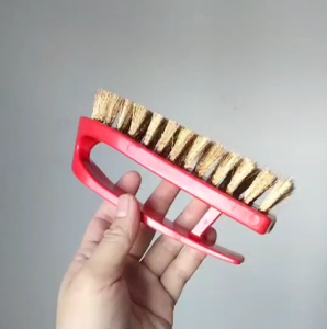 แปรงทองเหลือง ขนาด 3*6 นิ้ว แปรงทองเหลืองขัดพื้น ด้ามจับพลาสติก ทรงเตารีด จับถนัดมือ