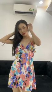 Đồ ngủ nữ WANNBE DNS87 váy ngủ lụa Pháp mềm mịn in họa tiết sơn dầu màu sắc trẻ trung cúp ngực nhúng phồng đầy đặn