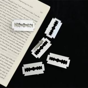 Y2K High Simulated Blade Hairpins for Subculture Fashoin Girls Funny Niche Acrylic Knife Gothic Hair Clips Cosplay Accessory
