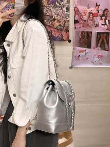 กระเป๋าเป้สะพายหลังแบบสะพายไหล่ขนาดเล็กสีเงิน กระเป๋าเดินทางแบบลำลอง กระเป๋าถือแบบมีสายรัด กระเป๋าสะพายไหล่แบบลำลอง กระเป๋าสะพายไหล่แบบมีสายรัด