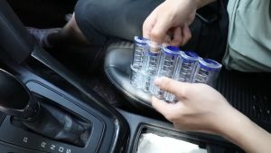 กล่องใส่เหรียญติดรถยนต์ กล่องเหรียญ กล่องทอนเงิน กล่องใส่เหรียญ แท่นวางกล่องเหรียญ กล่องใส่เหรียญ ใช้แต่งรถ หรือพกพา เก็บเหรียญ กล่องใส่เหรียญ