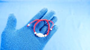Gelang Tali Merah Liontin Giok Burma Model Tong Putih