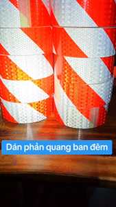Dán Phản Quang Dán Xe Tải Xe Rơ Mooc PQ-25DTS (25m x 5cm) Màu Đỏ Trắng Sọc Chéo An Toàn Ban Đêm Chất liệu PVC chống thấm nước KAVI