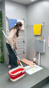 Adjustable retractable towel rack with automatic extension and retraction suitable for bathroom use features magnetic locking no drilling required automatic extension and anti-slip design.