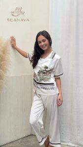 SEANAVA ชุดนอนเซต 3 ชิ้น ผู้หญิง Silk Satin pajamas ชุดนอนผ้าซาติน เกรดพรีเมี่ยม ชุดเซ็ทผู้หญิง ชุดเที่ยว (P15)พร้อมกล่อง!!! (มีบริการห่อของขวัญ)