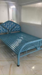 Giường sắt ống tròn tiện lợi tháo lắp dễ dàng. Khung sắt bền bỉ sơn tĩnh điện chống gỉ