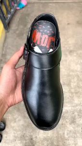 JOW - SEPATU DOCMART SLOP GESPER PRIA