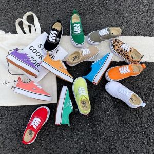 Minimalist Style Solid Color Boys and Girls Low Top Childrens Canvas Shoes Fluorescent Candy Baby Casual Board Shoes Childrens