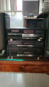 2 thớt onkyo điện 100v gồm amply PH=5SD công suất 100w và CD DX=F33