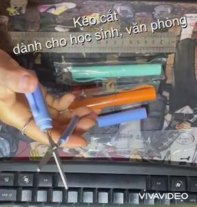 1 CÂY. CÂY KÉO. LOẠI GẬP GỌN KIỂU CÂY BÚT NHỎ GỌN DÀNH CHO HỌC SINH SINH VIÊN VÀ VĂN PHÒNG. TH1175
