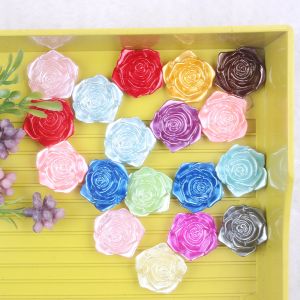 รูปดอกกุหลาบประดับลูกปัดมุกสีเดียว DIY สำหรับโทรศัพท์มือถือและเครื่องประดับแฟชั่น อุปกรณ์ตกแต่งอื่นๆ อุปกรณ์ตกแต่งอื่นๆ