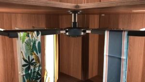 [SG SHOP] TOP MOUNTED SWIVEL PANTS RACK Wardrobe accessories Nano dry iron plating + ABS + bearing structure device