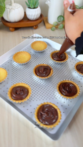 Plastik Segitiga Buttercream Piping Bag Kantong Adonan 1 Pack isi 100 Lembar