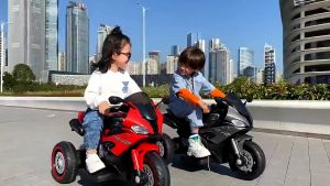 Xe Máy Điện trẻ em có bàn đạp chân ga cho bé - Xe Moto Điện Trẻ Em - Xe Ba Bánh Dùng điện có nhạc vui nhộn