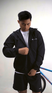 Otsky Jacket Pria Kage Bahan Parasut Black X JTG02