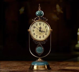 นาฬิกาตั้งโต๊ะสไตล์วินเทจสุดหรู: โลหะและสำหรับห้องนั่งเล่นของตกแต่งเซรามิกแบบย้อนยุคการเคลื่อนไหวที่ควอตซ์เงียบการออกแบบที่หรูหราเรียบง่าย