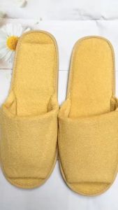 Dép đi trong nhà hàng không