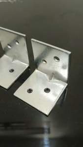 Ke Góc Vuông (Sắt) (4x4x4 cm) - Phụ Kiện Lắp Ráp Nội Thất (Dày 2mm) Nặng (55g).