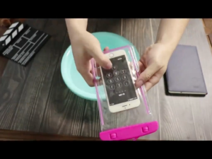 Charissa ซองกันน้ำ ซองกันน้ำโทรศัพท์ สำหรับใส่เล่นน้ำ วิ่งออกกำลังกาย หรือทำกิจกรรมต่างๆได้ กันน้ำ กันลม